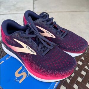 Brooks Ghost 17 women’s running shoes, size 7.5